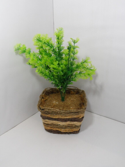 Arranjo Floral em Vaso de Sisal