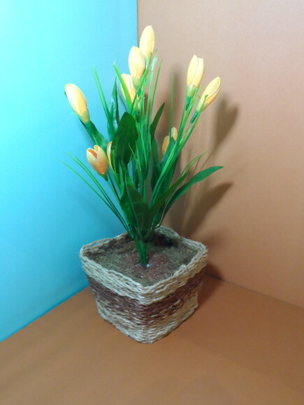 Arranjo Floral em Vaso de Sisal