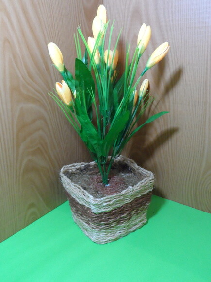 Arranjo Floral em Vaso de Sisal