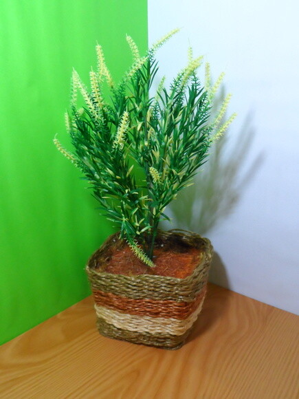 Arranjo Floral em Vaso de Sisal