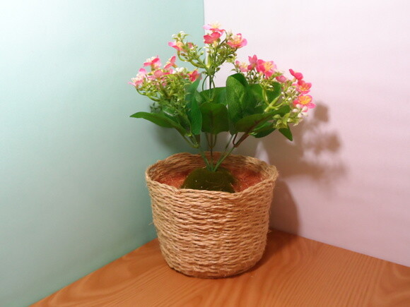 Arranjo Floral em Vaso de Sisal