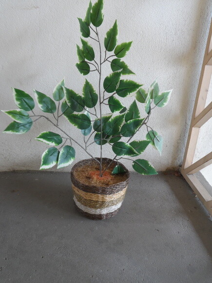 Arranjo Floral em Vaso de Sisal