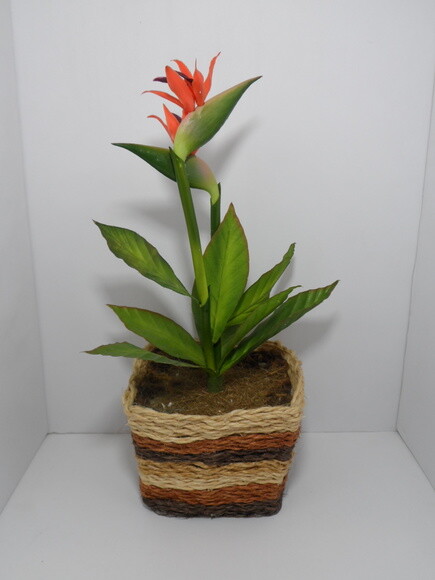 Arranjo Floral em Vaso de Sisal