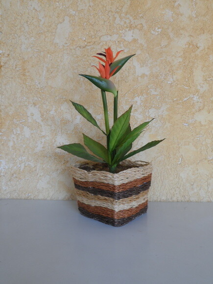 Arranjo Floral em Vaso de Sisal