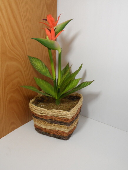 Arranjo Floral em Vaso de Sisal