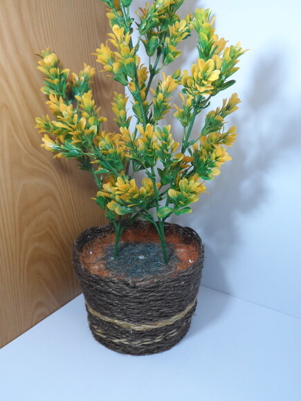 Arranjo Floral em Vaso de Sisal
