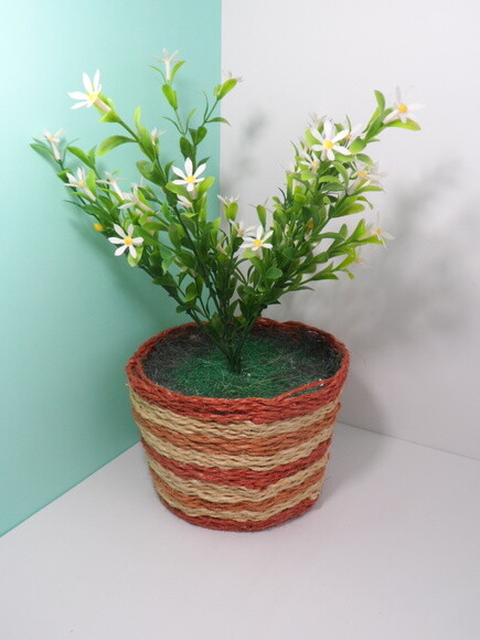 Arranjo Floral em Vaso de Sisal