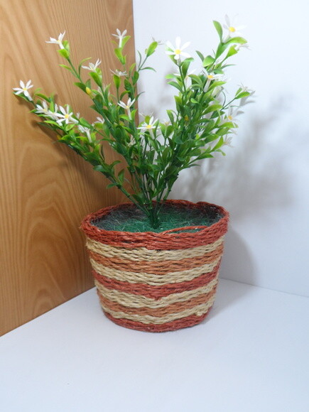 Arranjo Floral em Vaso de Sisal