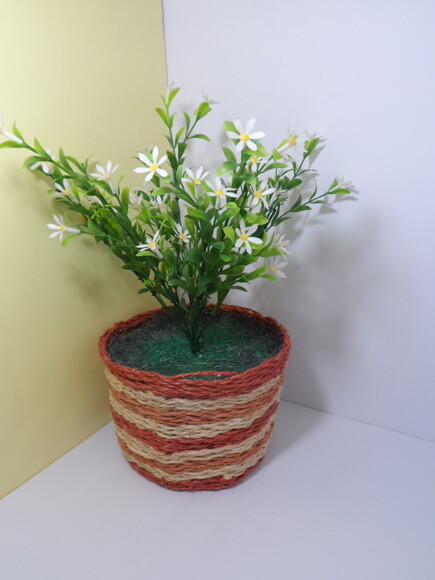 Arranjo Floral em Vaso de Sisal