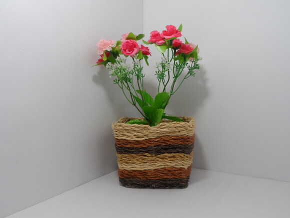 Arranjo Floral em Vaso de Sisal