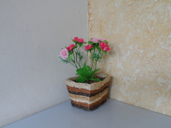 Arranjo Floral em Vaso de Sisal