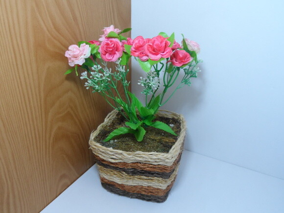 Arranjo Floral em Vaso de Sisal