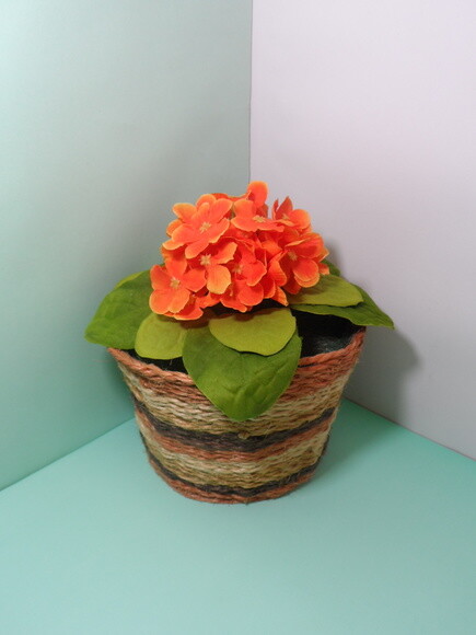 Arranjo Floral em Vaso de Sisal