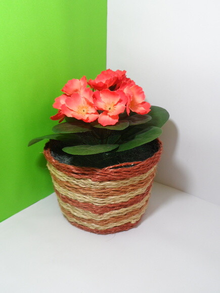 Arranjo Floral em Vaso de Sisal