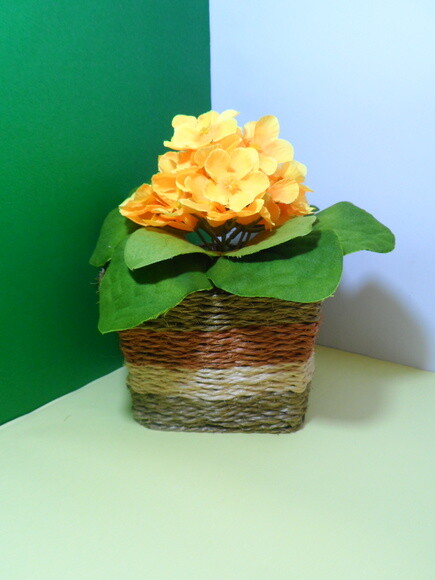 Arranjo Floral em Vaso de Sisal