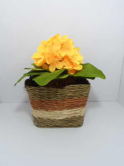 Arranjo Floral em Vaso de Sisal