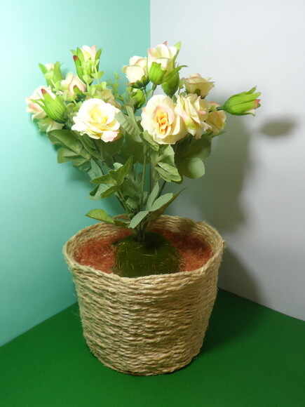 Arranjo Floral em Vaso de Sisal