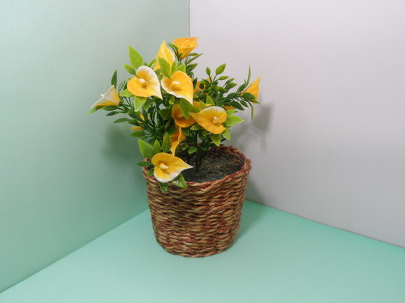 Arranjo Floral em Vaso de Sisal