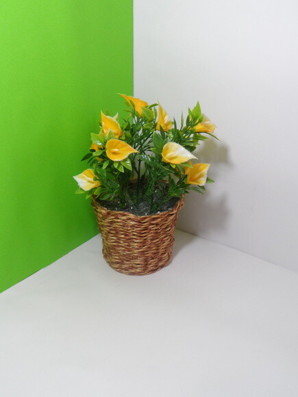 Arranjo Floral em Vaso de Sisal
