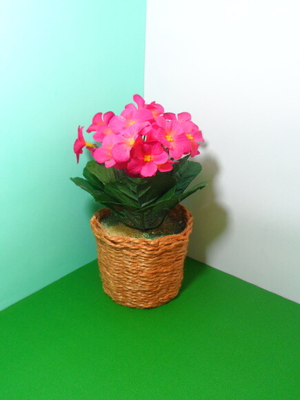 Arranjo Floral em Vaso de Sisal
