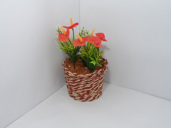 Arranjo Floral em Vaso de Sisal
