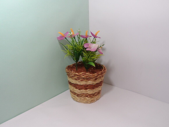 Arranjo Floral em Vaso de Sisal