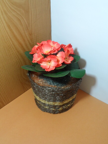 Arranjo Floral em Vaso de Sisal