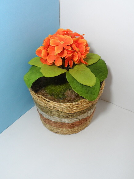 Arranjo Floral em Vaso de Sisal