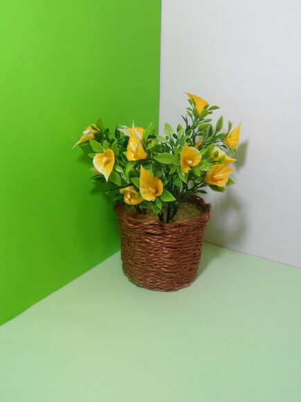 Arranjo Floral em Vaso de Sisal