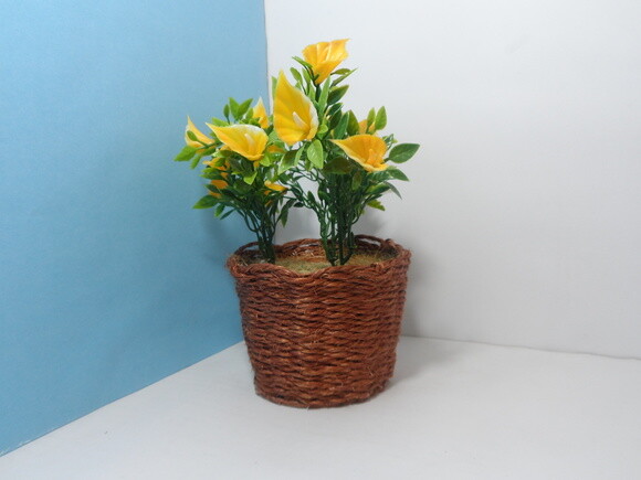 Arranjo Floral em Vaso de Sisal