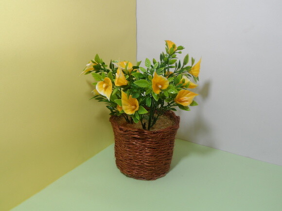 Arranjo Floral em Vaso de Sisal