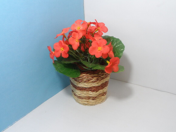 Arranjo Floral em Vaso de Sisal