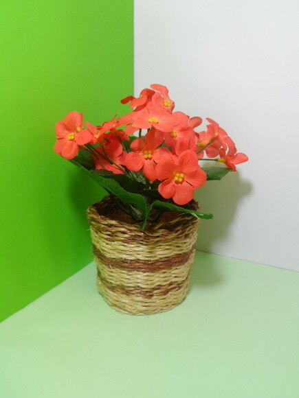 Arranjo Floral em Vaso de Sisal