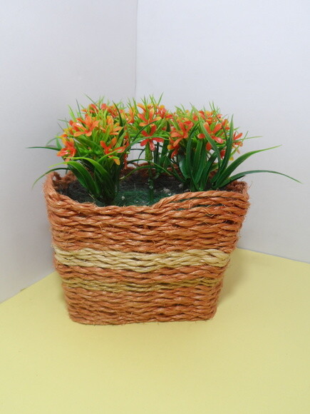 Arranjo Floral em Vaso de Sisal