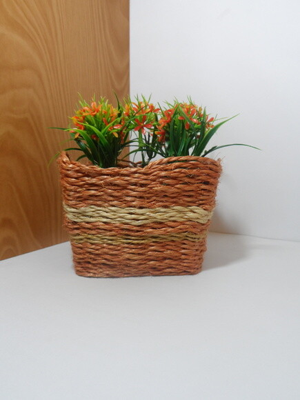 Arranjo Floral em Vaso de Sisal