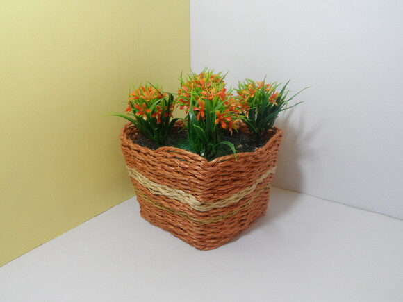Arranjo Floral em Vaso de Sisal