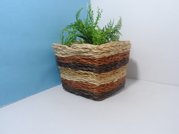 Arranjo Floral em Vaso de Sisal