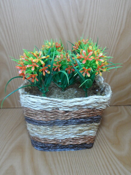 Arranjo Floral em Vaso de Sisal