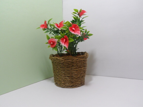 Arranjo Floral em Vaso de Sisal