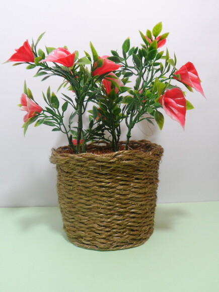 Arranjo Floral em Vaso de Sisal