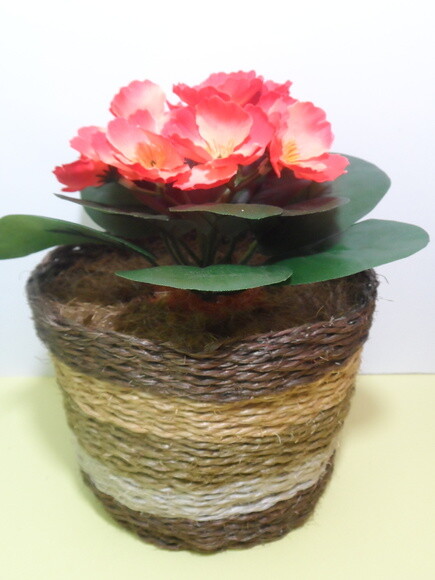 Arranjo Floral em Vaso de Sisal