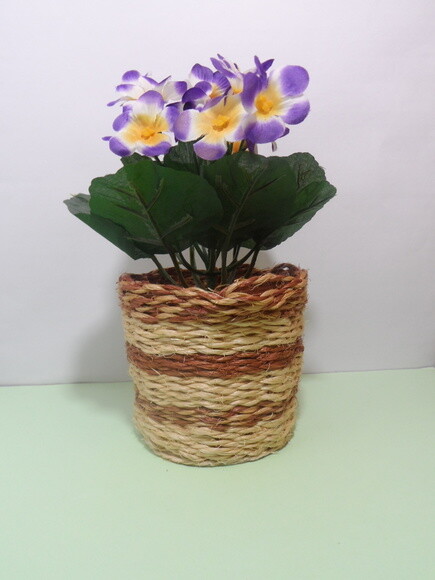 Arranjo Floral em Vaso de Sisal