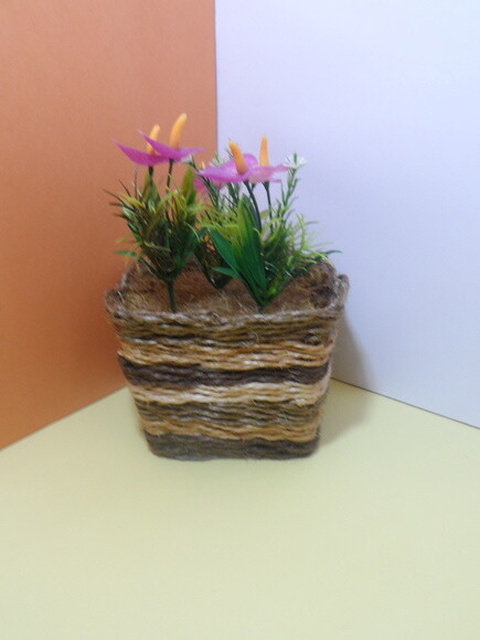 Arranjo Floral em Vaso de Sisal