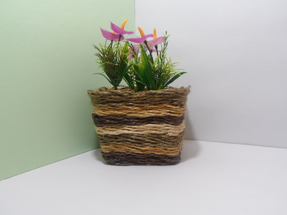 Arranjo Floral em Vaso de Sisal