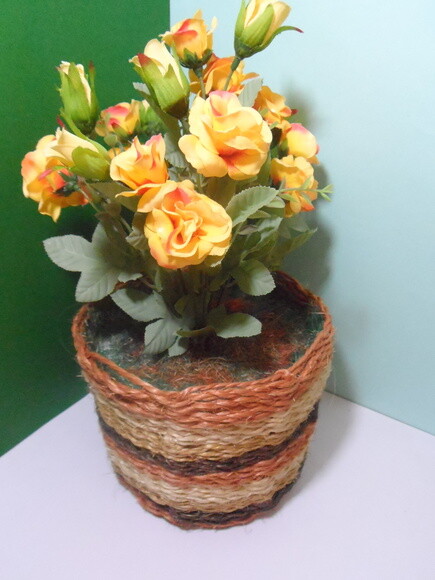 Arranjo Floral em Vaso de Sisal