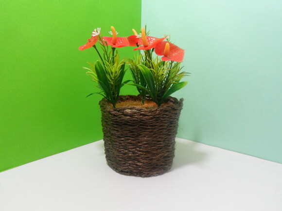 Arranjo Floral em Vaso de Sisal