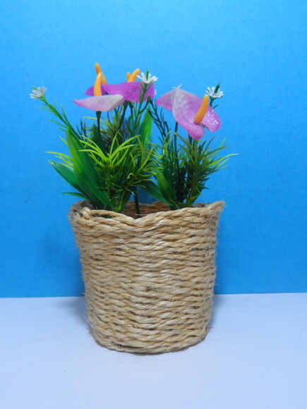 Arranjo Floral em Vaso de Sisal