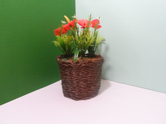 Arranjo Floral em Vaso de Sisal