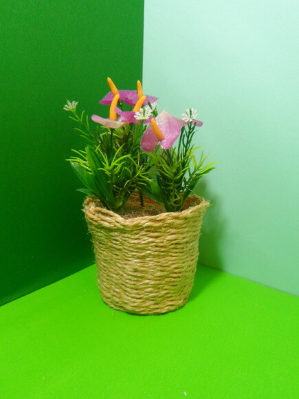 Arranjo Floral em Vaso de Sisal