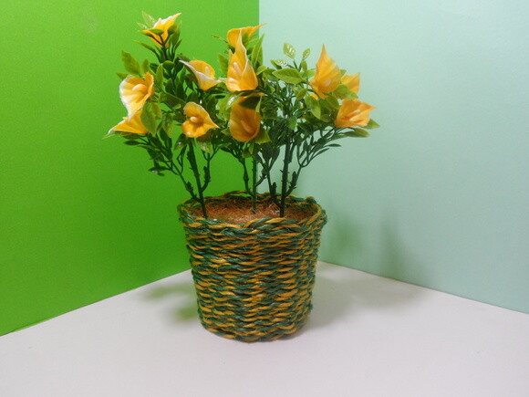 Arranjo Floral em Vaso de Sisal